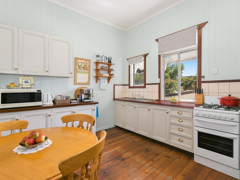 206 Long Street, South Toowoomba QLD 4350