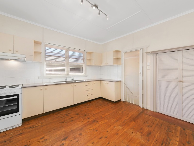 20 Fourth Avenue, Harristown QLD 4350