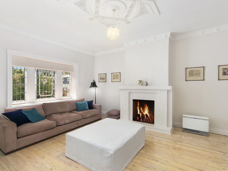 30 Collins Street, Mount Lofty QLD 4350