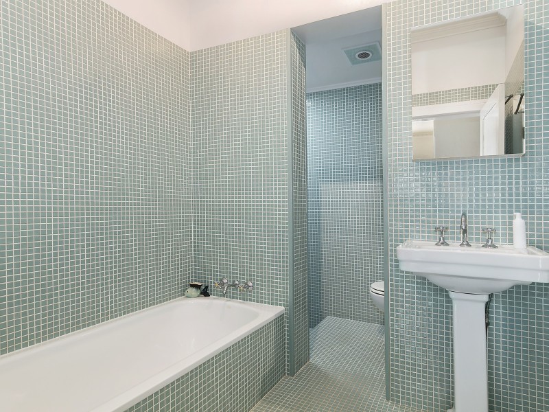 30 Collins Street, Mount Lofty QLD 4350