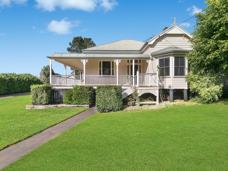 11 Ravenscourt Street, Centenary Heights QLD 4350