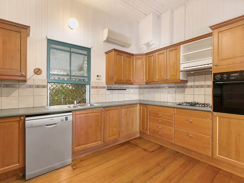 11 Ravenscourt Street, Centenary Heights QLD 4350