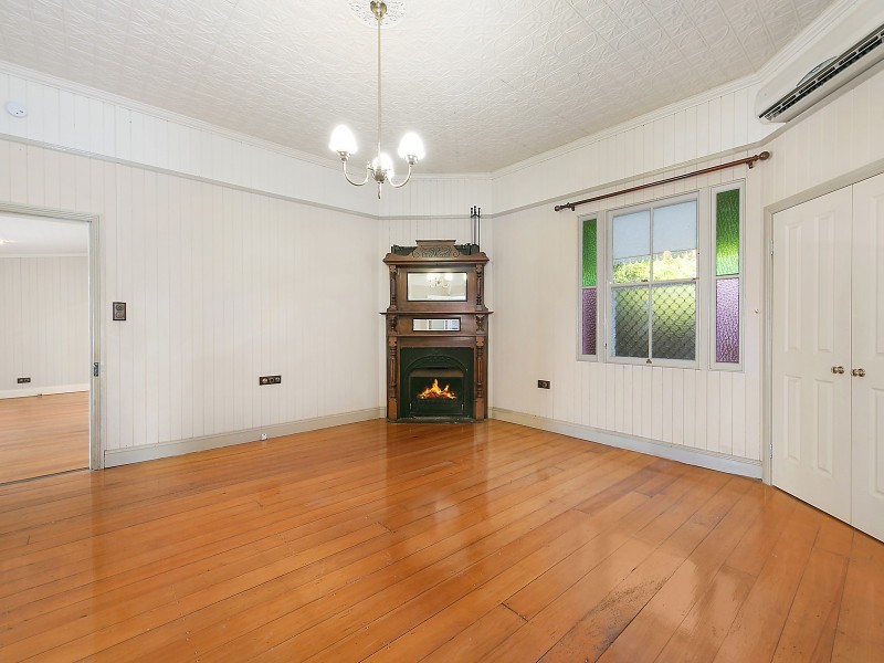 11 Ravenscourt Street, Centenary Heights QLD 4350