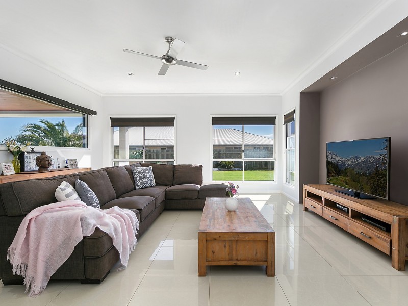 6 Devoran Street, Kleinton QLD 4352