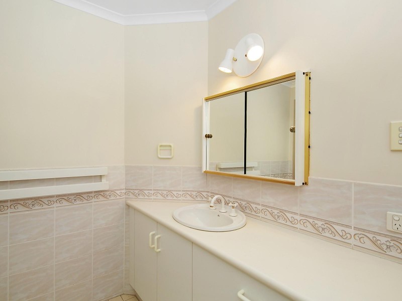 14 Glenfield Court, Middle Ridge QLD 4350