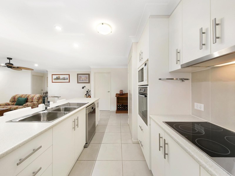 51 Phipps Drive, Meringandan West QLD 4352