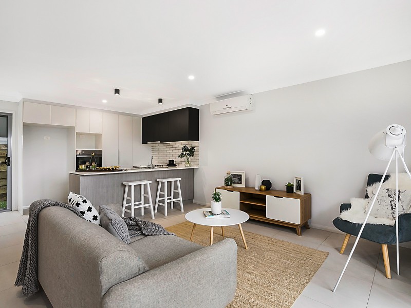 2/23 West Street, Newtown QLD 4350