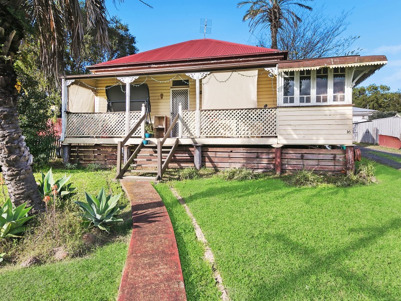 16 Gordon Street, North Toowoomba QLD 4350