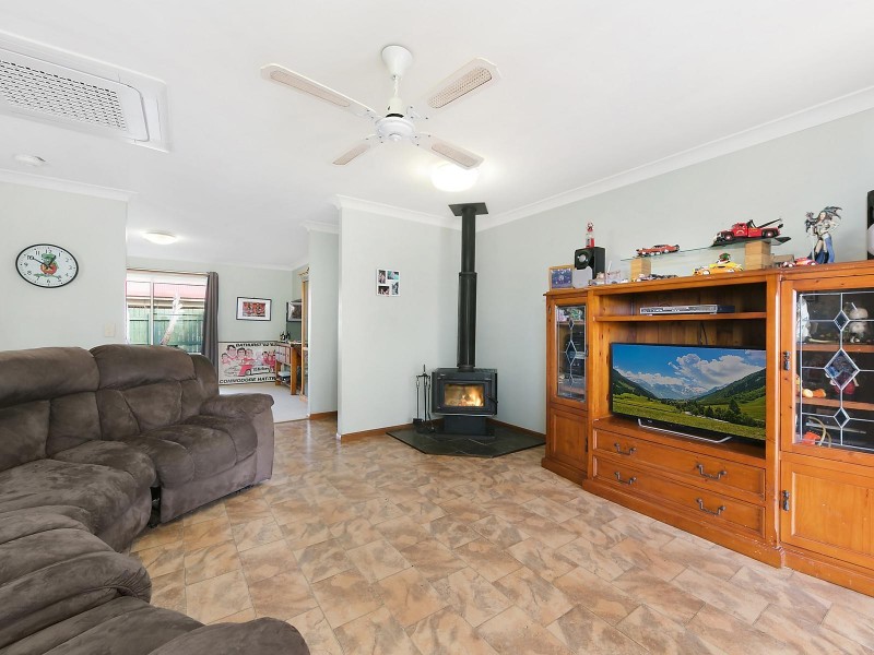 2 Swartz Street, Kearneys Spring QLD 4350