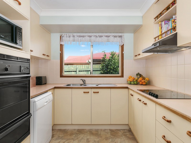 2 Swartz Street, Kearneys Spring QLD 4350