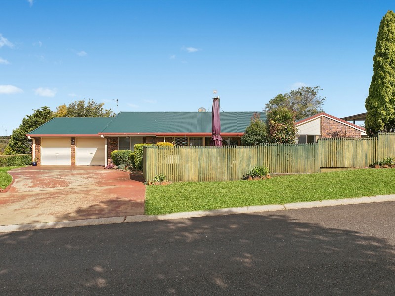 2 Swartz Street, Kearneys Spring QLD 4350