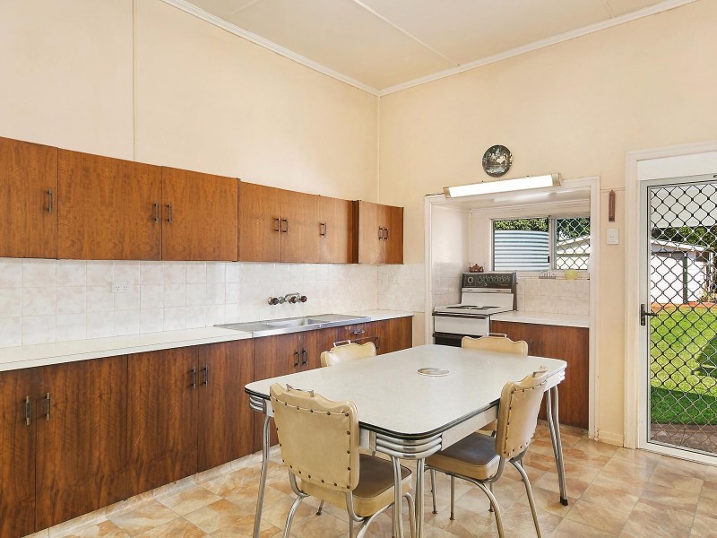 128 Taylor Street, Newtown QLD 4350