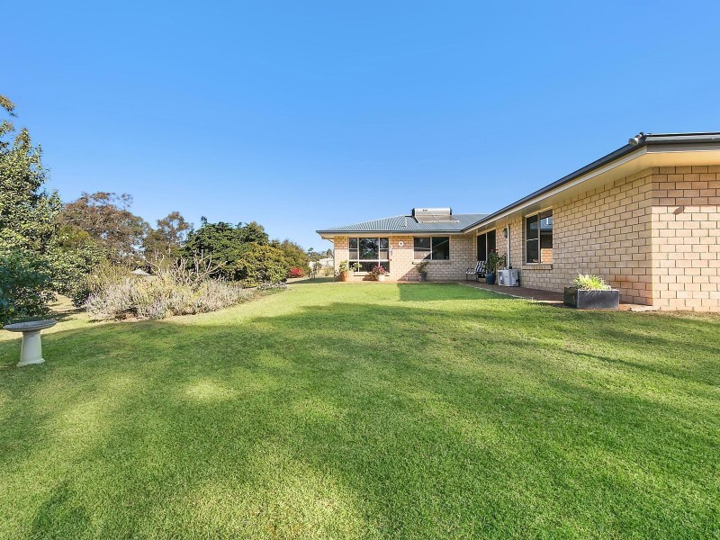 33 Highland Park Road, Meringandan West QLD 4352