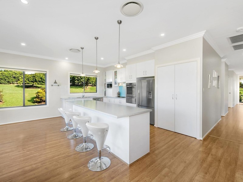 2 Traves Court, Highfields QLD 4352