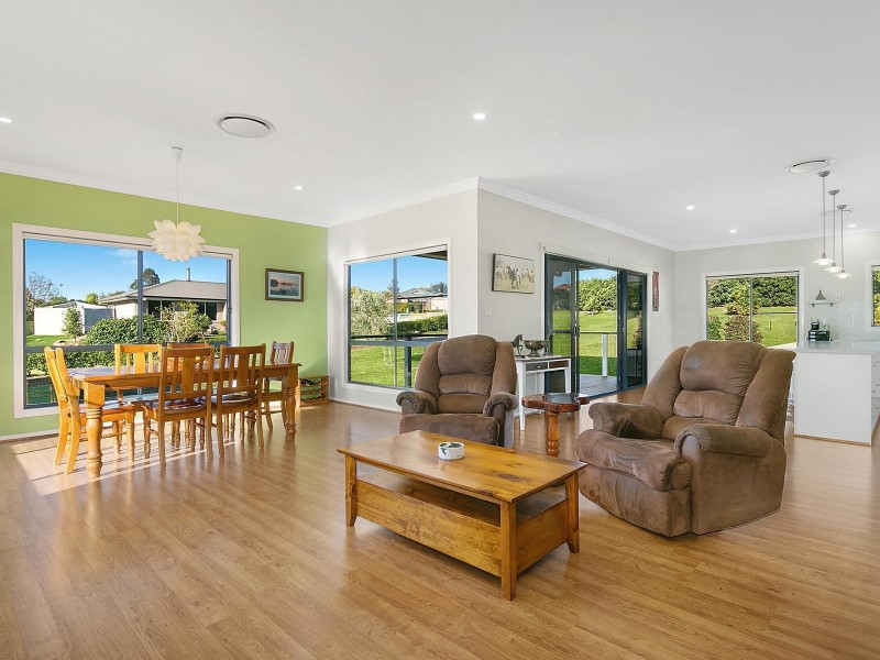 2 Traves Court, Highfields QLD 4352