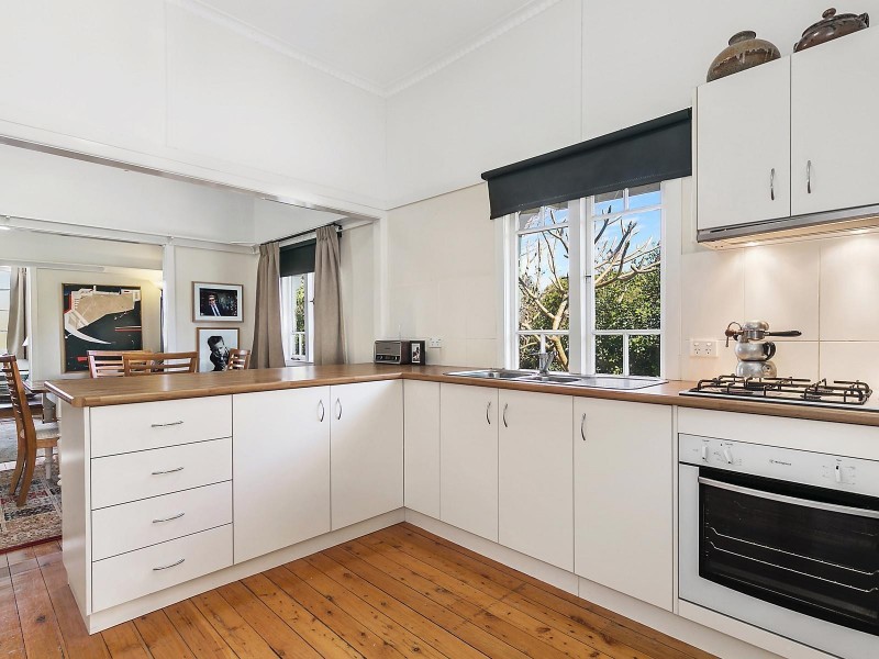 25 Bridge Street, Mount Lofty QLD 4350