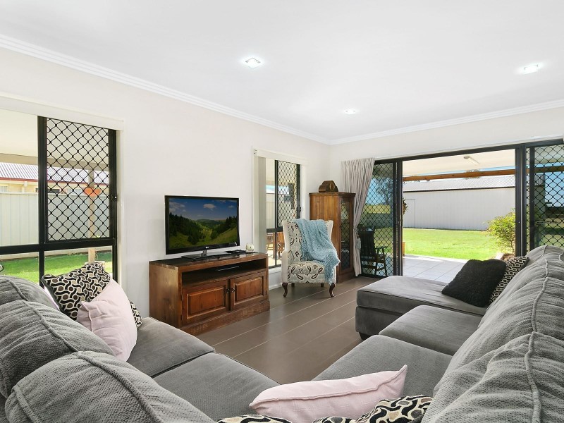 24 Wellington Street, Wyreema QLD 4352