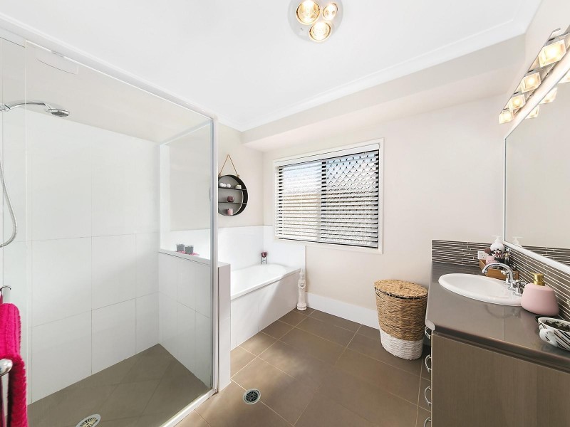 24 Wellington Street, Wyreema QLD 4352
