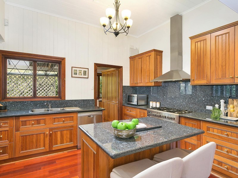 33 Arthur Street, East Toowoomba QLD 4350