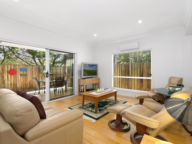 2/19 Wallace Street, Newtown QLD 4350