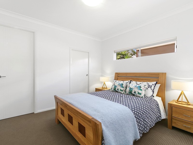 2/19 Wallace Street, Newtown QLD 4350