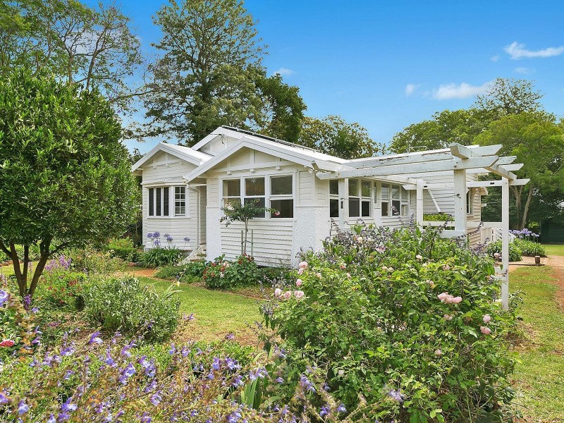 27 Godfrey Street, East Toowoomba QLD 4350