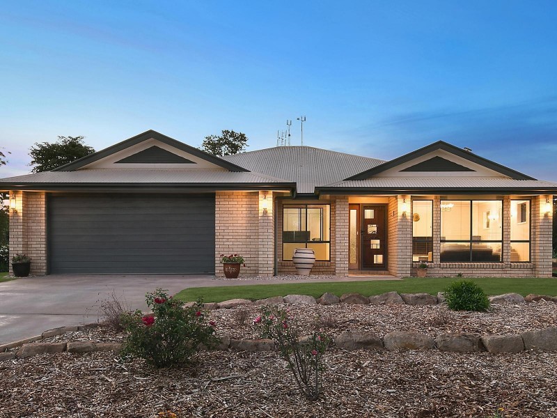 7 Bernard Court, Highfields QLD 4352