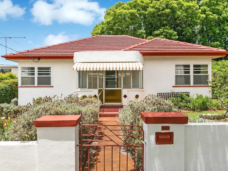 44 Joyce Street, South Toowoomba QLD 4350