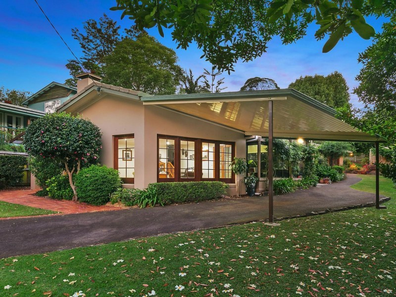 17 Wirra Wirra Street, Mount Lofty QLD 4350