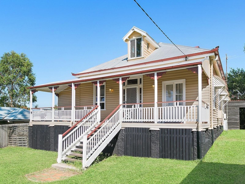 55 Holberton Street, Rockville QLD 4350