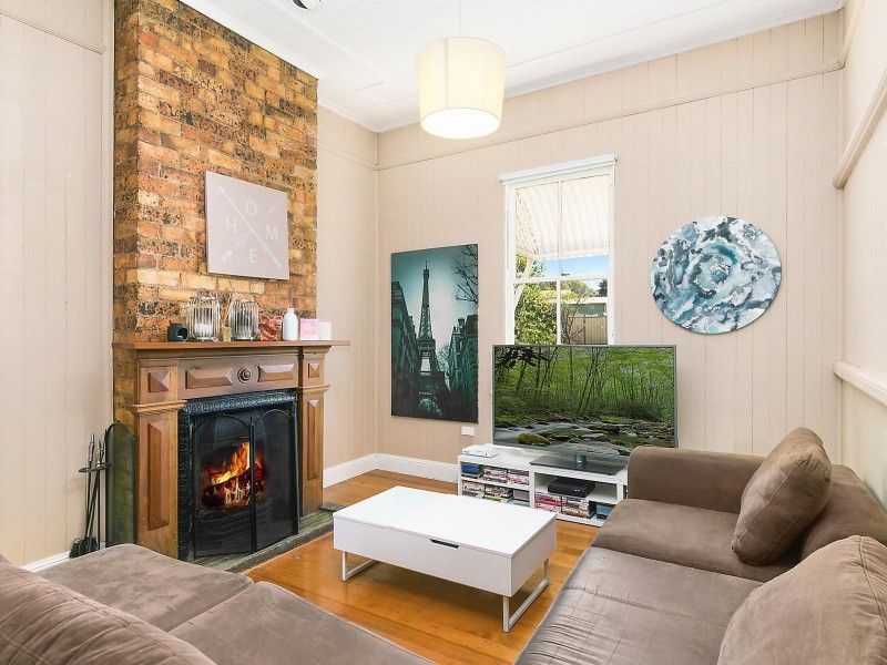 55 Holberton Street, Rockville QLD 4350