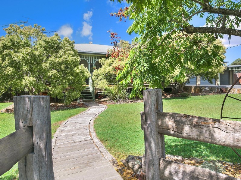 13 Woden Street, Murphys Creek QLD 4352