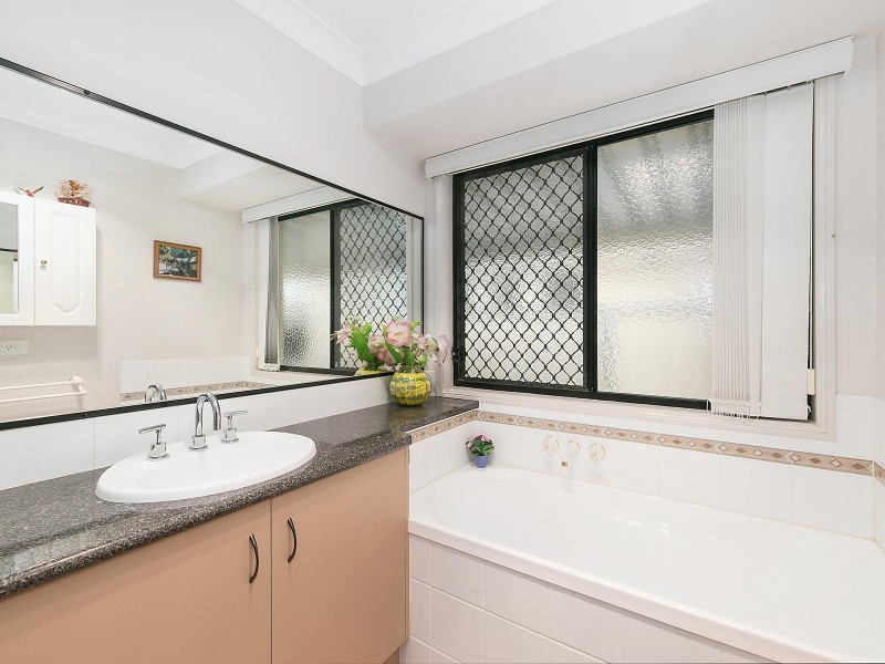 2/474 Stenner Street, Darling Heights QLD 4350