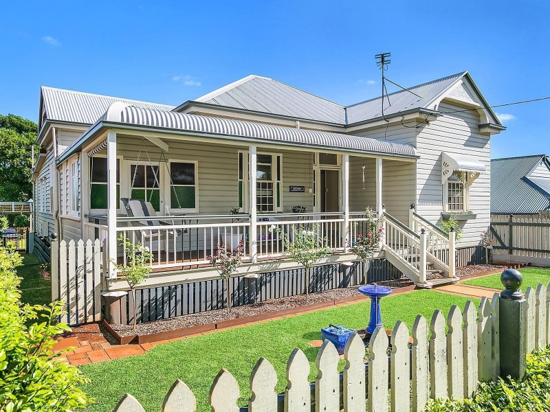 20 Robinson Street, North Toowoomba QLD 4350