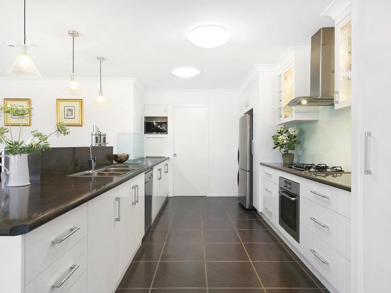 2 Prime Minister Drive, Middle Ridge QLD 4350