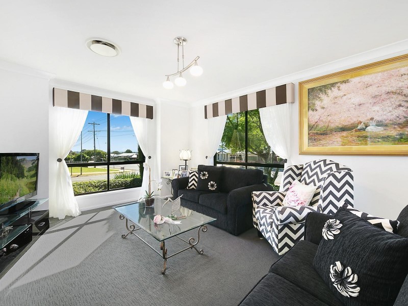 2 Prime Minister Drive, Middle Ridge QLD 4350