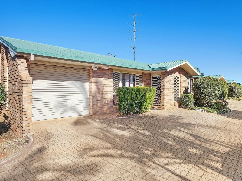 1/349 Greenwattle Street, Wilsonton QLD 4350