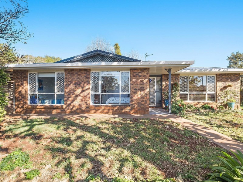 27 Creedon Drive, Kearneys Spring QLD 4350