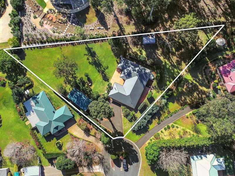 1 Stewart Court, Highfields QLD 4352