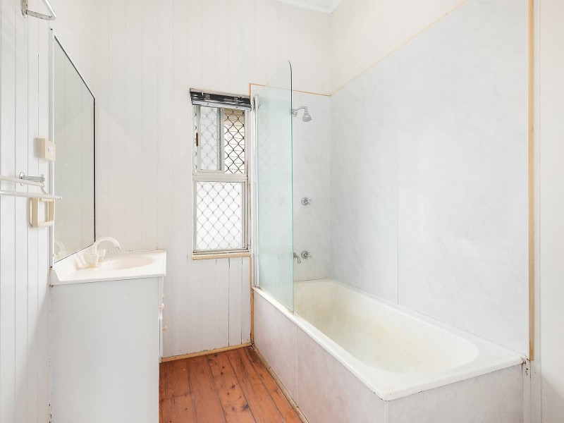 24 Goggs Street, Toowoomba City QLD 4350