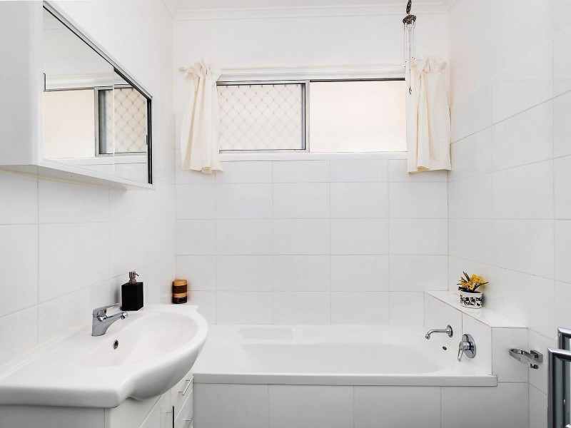 33 Butt Street, Harristown QLD 4350