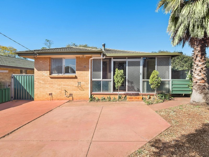 10 Guy Street, Newtown QLD 4350