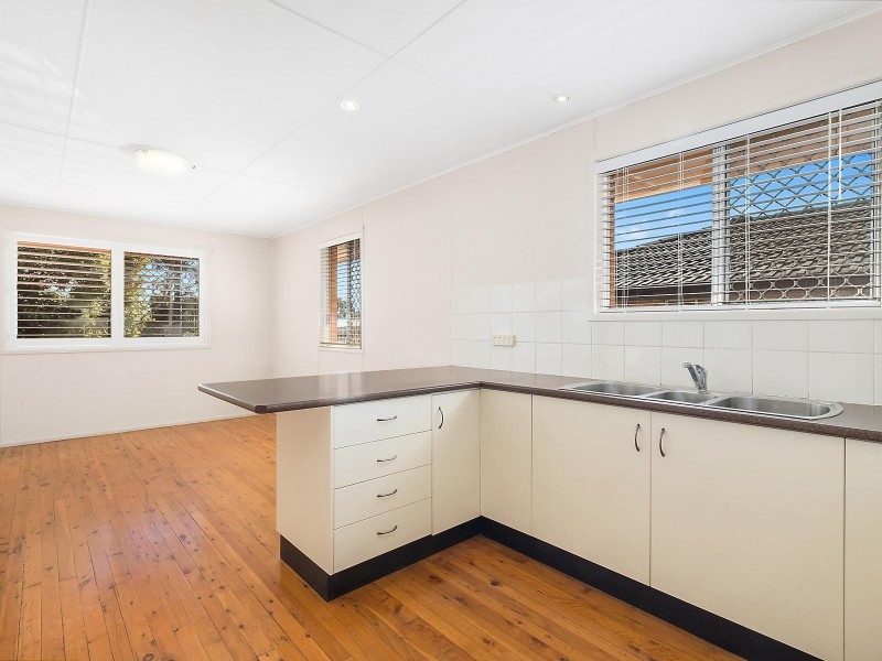 10 Guy Street, Newtown QLD 4350