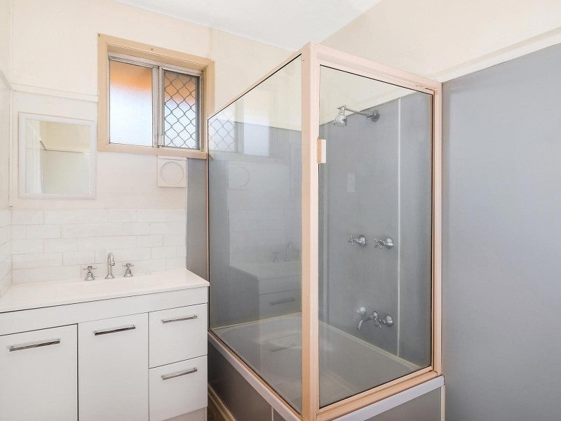 10 Guy Street, Newtown QLD 4350