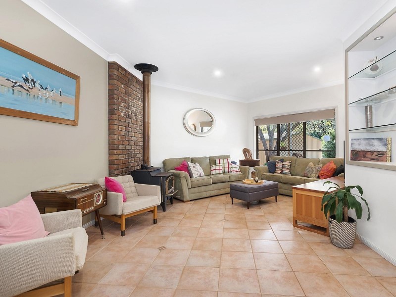 6 Whispering Pines Drive, Highfields QLD 4352