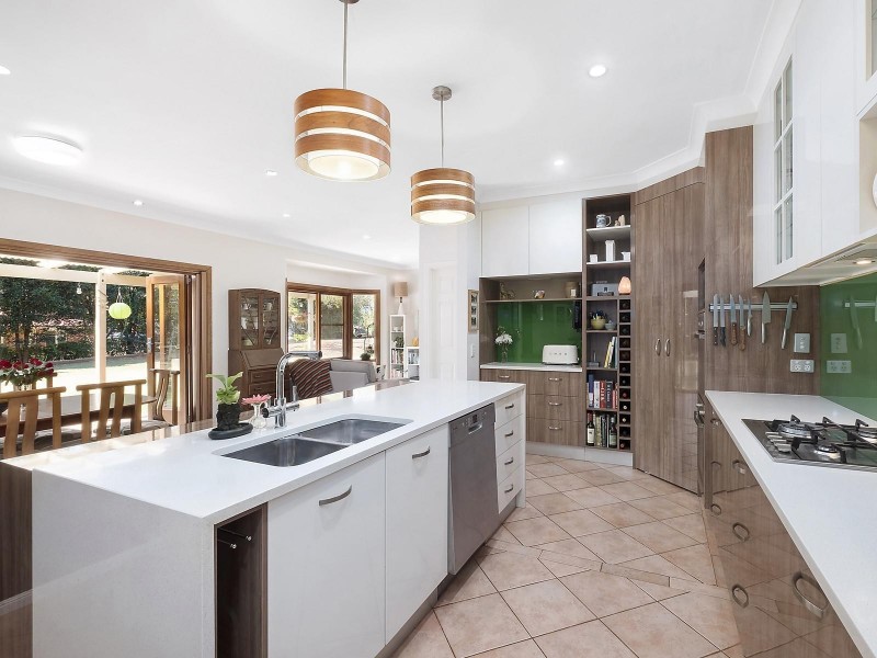 6 Whispering Pines Drive, Highfields QLD 4352