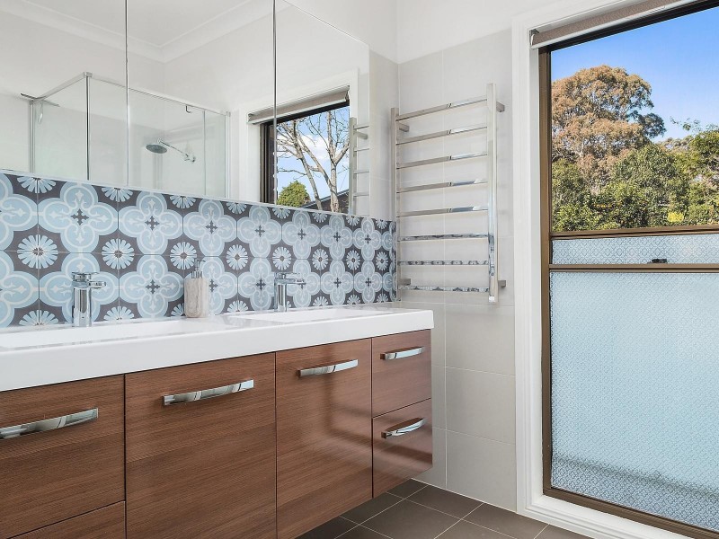 6 Whispering Pines Drive, Highfields QLD 4352