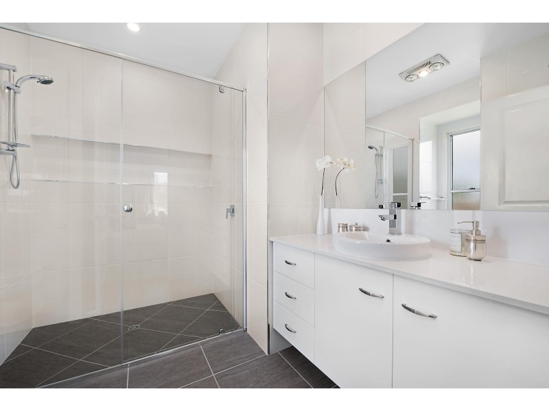 2/18 Cavell Street, East Toowoomba QLD 4350