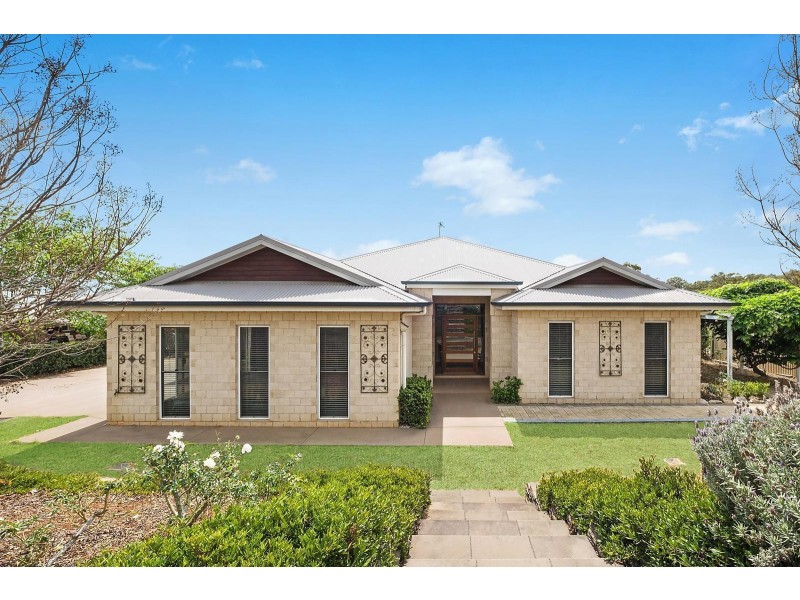 9 Jenna Court, Highfields QLD 4352