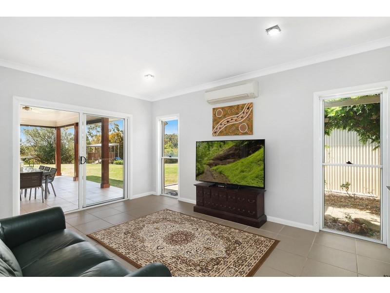 9 Jenna Court, Highfields QLD 4352